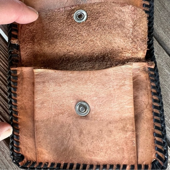 VTG Tooled Leather Boho Wallet Monogram R Whipstitch Trim Multi-Compartmental - Picture 7 of 15